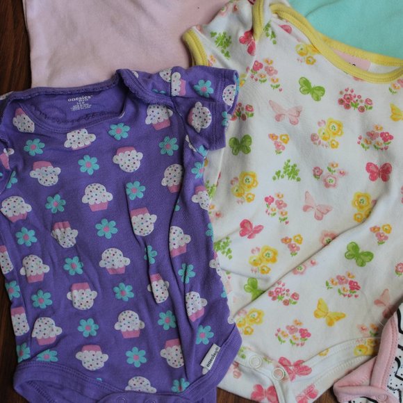 Lot of 7 Baby girl onesies - Picture 2 of 5